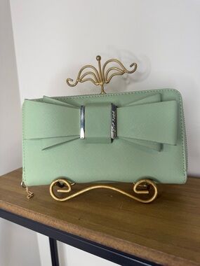 Betsey Johnson sage green bow wallet wristlet